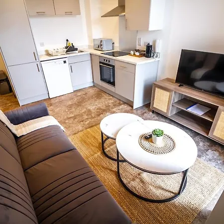 Highpoint Apartment *